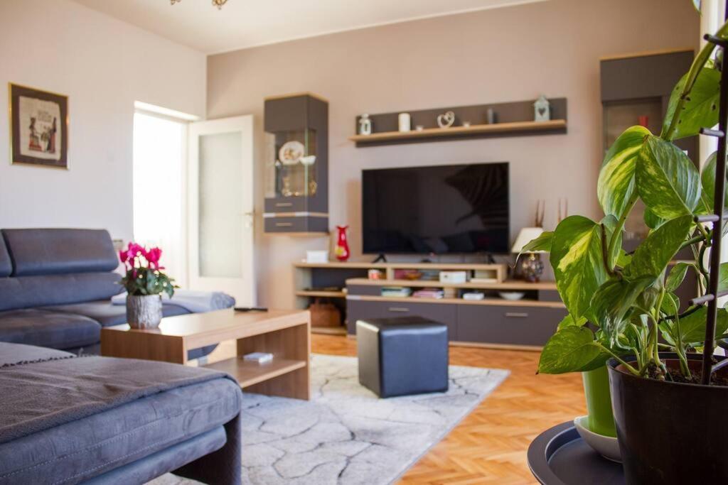 Apartment Margi Pula Luaran gambar